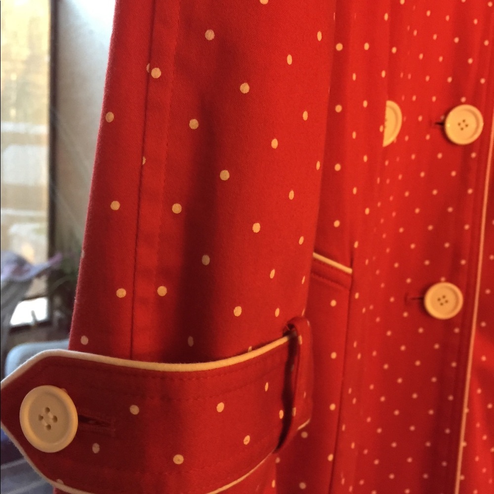 BANDOLINO RED & WHITE POKI-DOT ALL WEATHER COAT - Picture 4 of 7